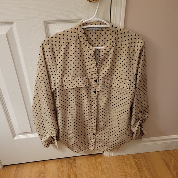 Button down polka dotted shirt - Picture 1 of 6
